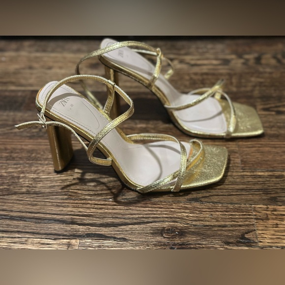 Zara Gold Metallic high heel thin strappy sandals size 9/size 40 - Picture 1 of 3